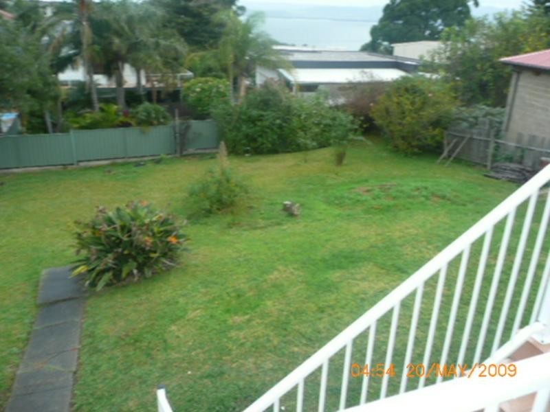 30 Noble Parade, Lake Heights NSW 2502