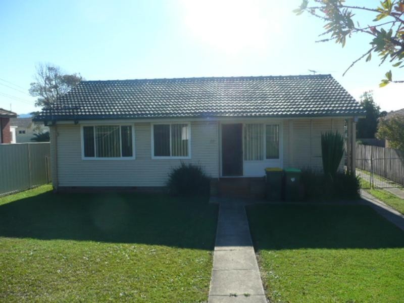 27 Girraween Avenue, Lake Illawarra NSW 2528