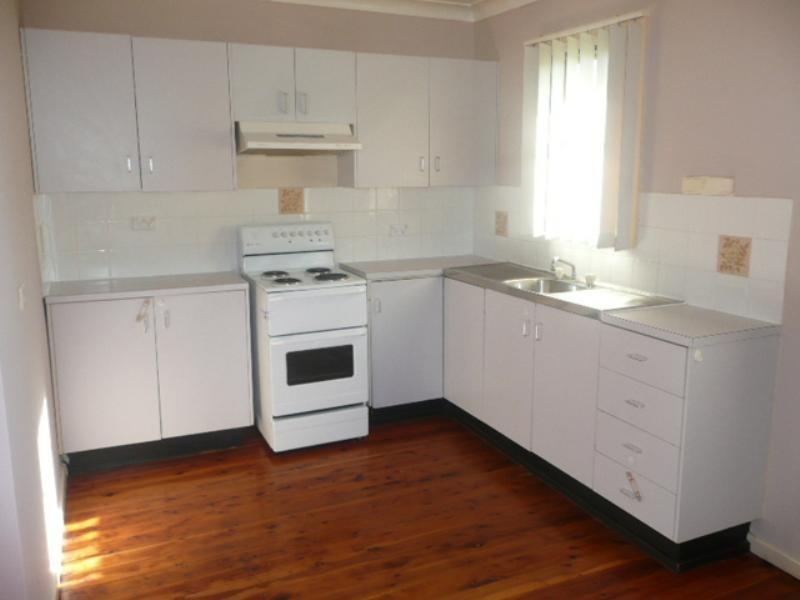 27 Girraween Avenue, Lake Illawarra NSW 2528