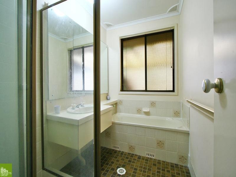 60 Madigan Boulevard, Mount Warrigal NSW 2528