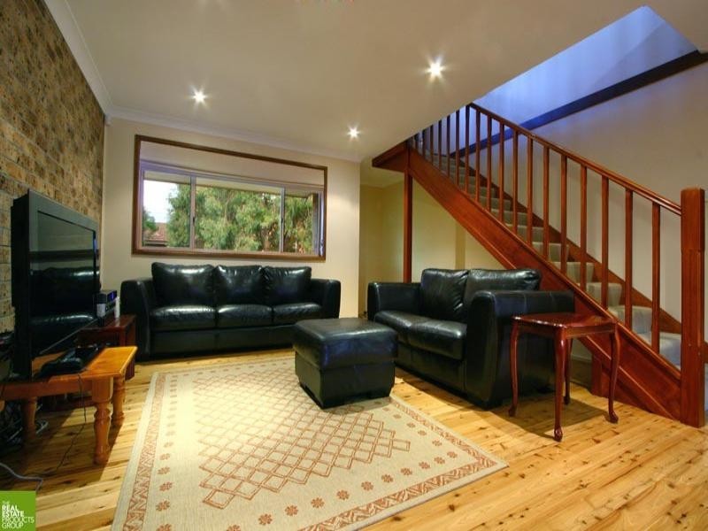 2/18 Peterborough Avenue, Lake Illawarra NSW 2528