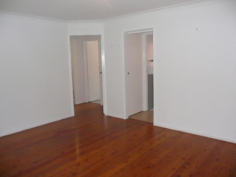 1/10 Grose Avenue, Barrack Heights NSW 2528