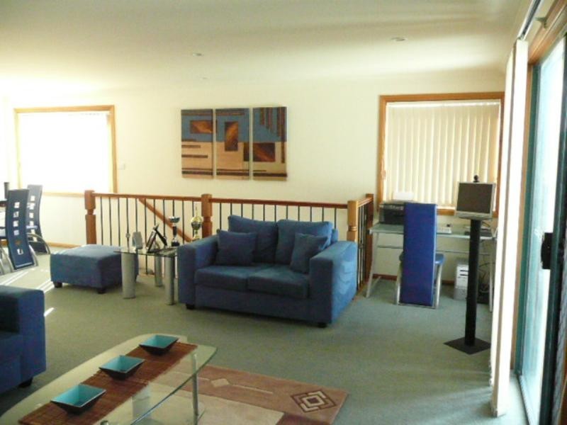 2/24 Baragoot Road, Flinders NSW 2529