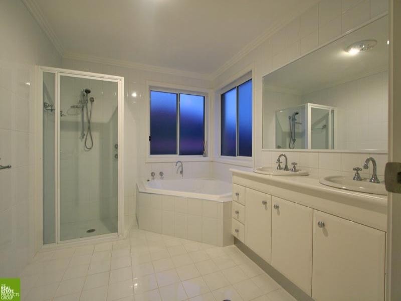 10 Rottnest Close, Shell Cove NSW 2529