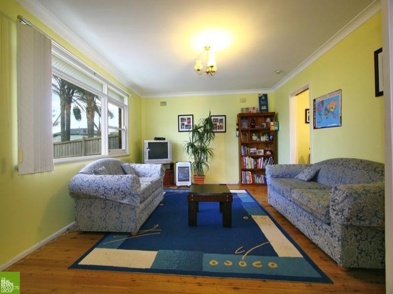 24 Stephanie Avenue, Warilla NSW 2528