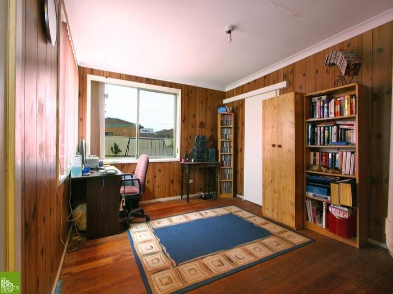 24 Stephanie Avenue, Warilla NSW 2528