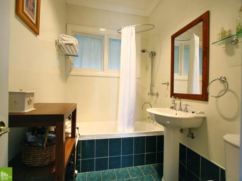 53 Lake Entrance Road, Warilla NSW 2528