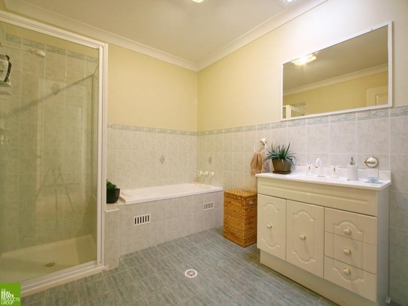 3/4 Panbula Place, Flinders NSW 2529