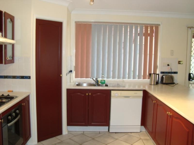 10 Downes Avenue, Albion Park NSW 2527