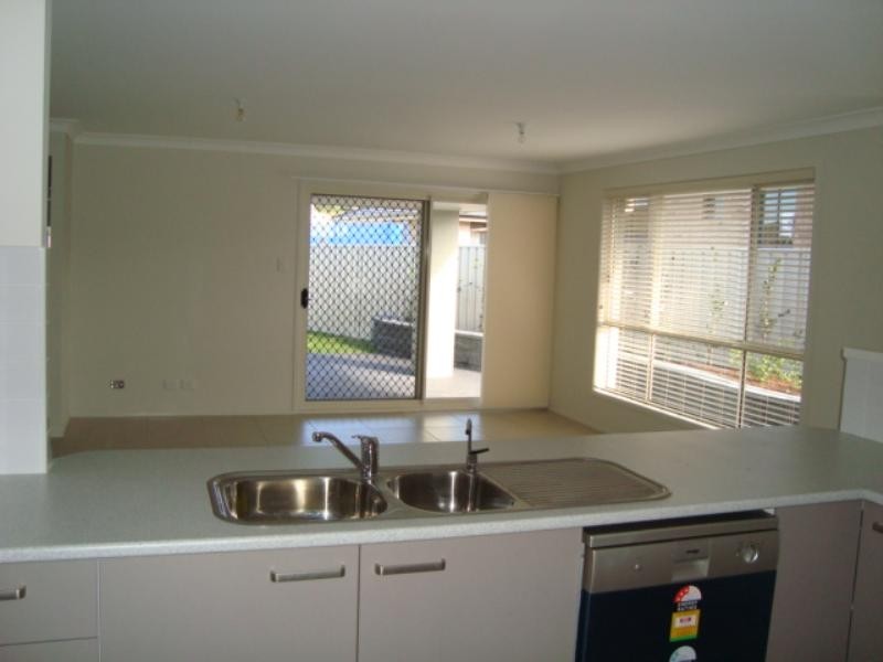 6 Dorrough Street, Flinders NSW 2529