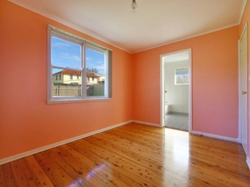 32 Freeman Parade, Mount Warrigal NSW 2528