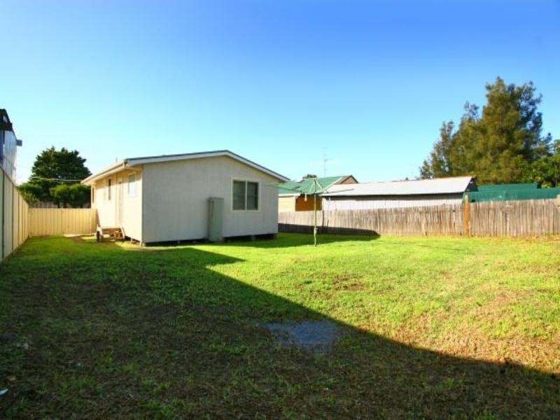 32 Freeman Parade, Mount Warrigal NSW 2528