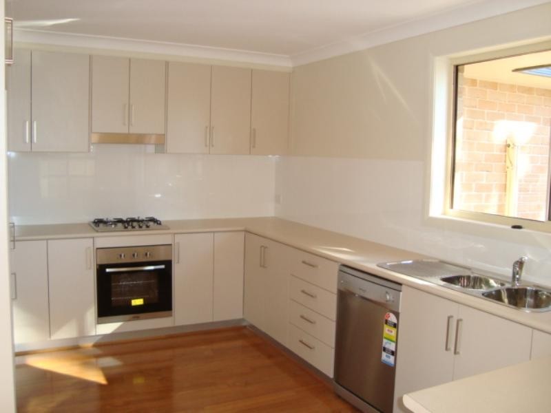 2/28 Wentworth Street, Oak Flats NSW 2529