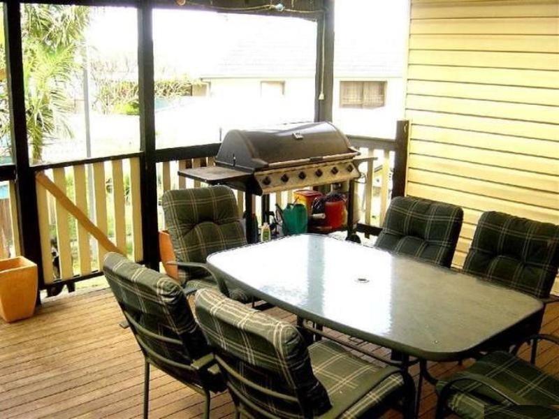 4 Madigan Boulevard, Mount Warrigal NSW 2528