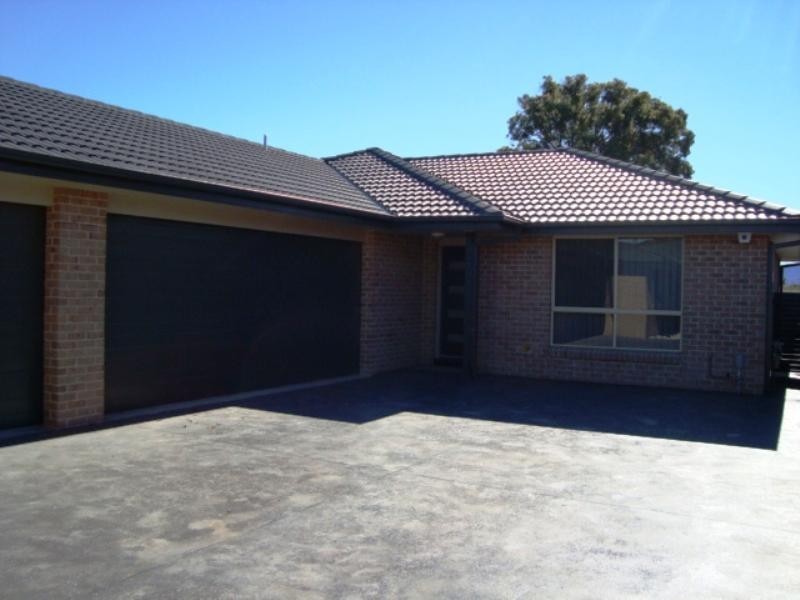 2/28 Wentworth Street, Oak Flats NSW 2529