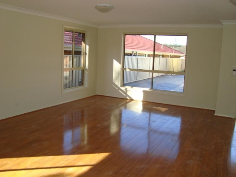 2/28 Wentworth Street, Oak Flats NSW 2529