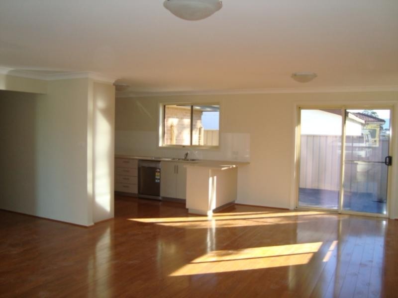 2/28 Wentworth Street, Oak Flats NSW 2529