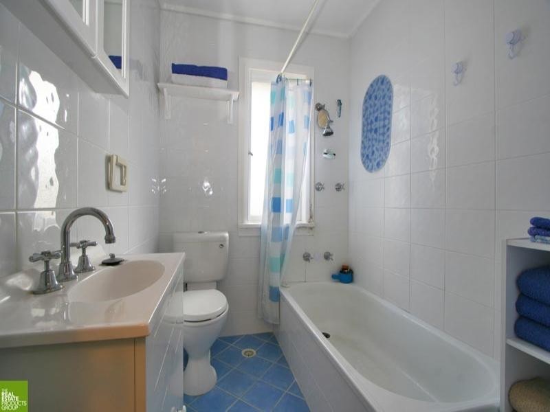 36 Hardwick Crescent, Mount Warrigal NSW 2528