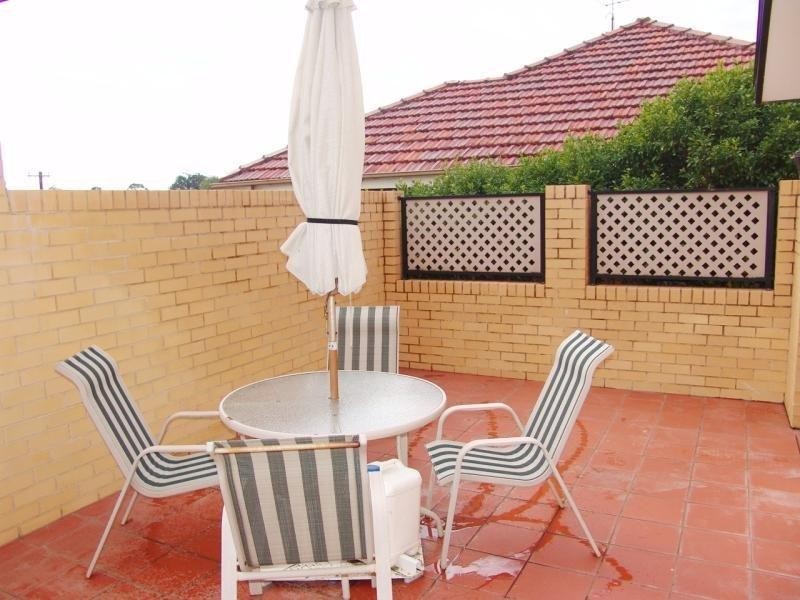 2/13 Rowland Avenue, Wollongong NSW 2500
