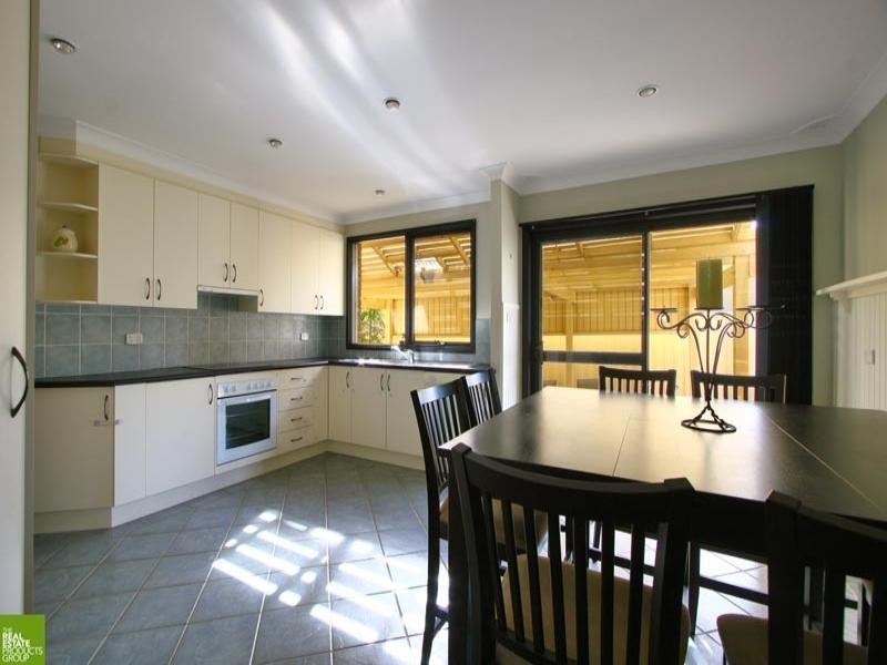 18 Goolagong Circuit, Mount Warrigal NSW 2528