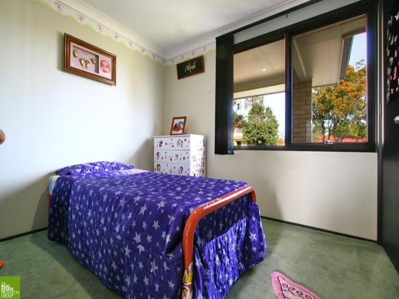 18 Goolagong Circuit, Mount Warrigal NSW 2528