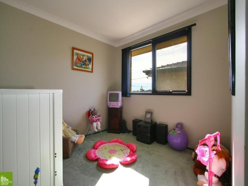 18 Goolagong Circuit, Mount Warrigal NSW 2528