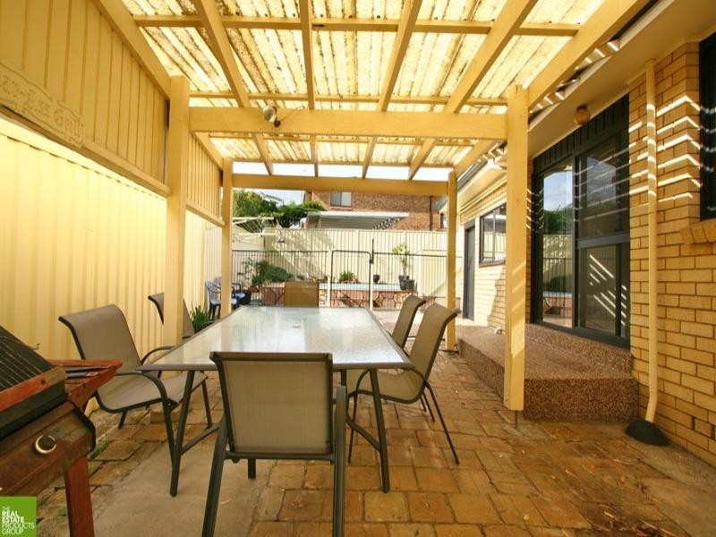 18 Goolagong Circuit, Mount Warrigal NSW 2528