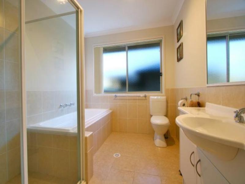 6 Bassett Street, Flinders NSW 2529