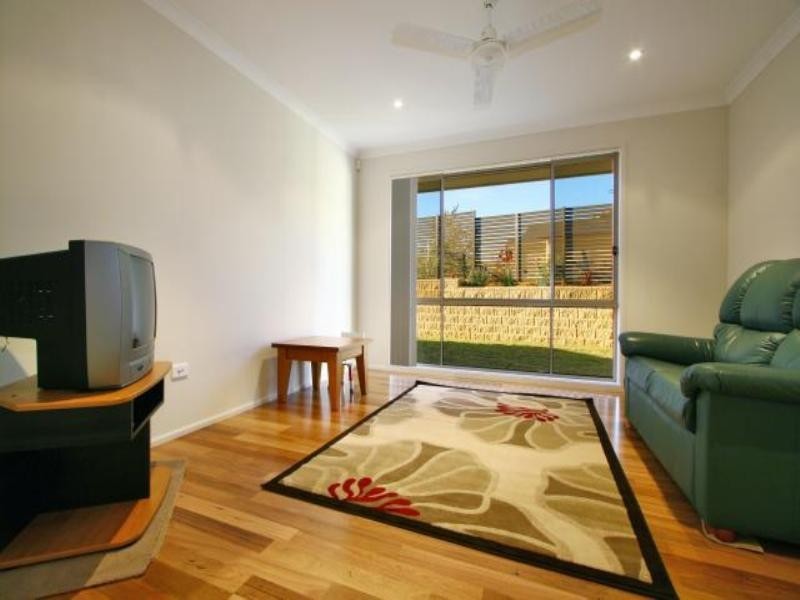 6 Bassett Street, Flinders NSW 2529