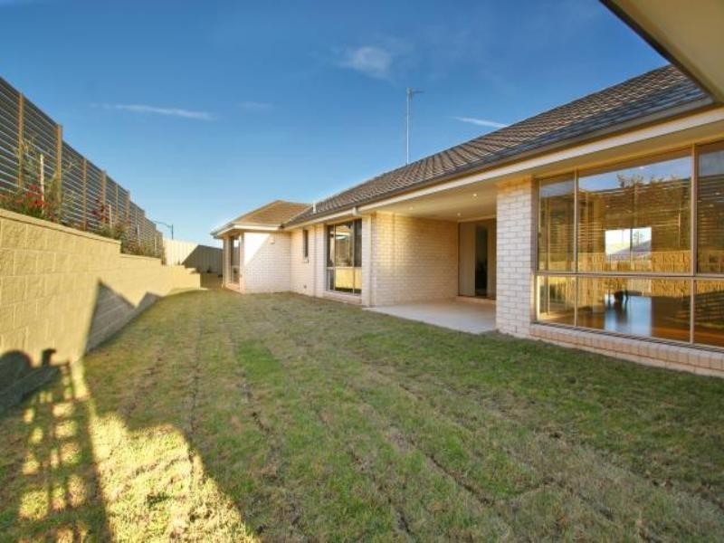 6 Bassett Street, Flinders NSW 2529