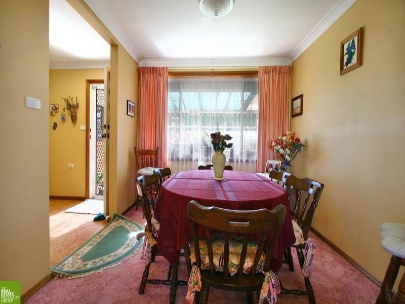 16 Fir Crescent, Albion Park Rail NSW 2527