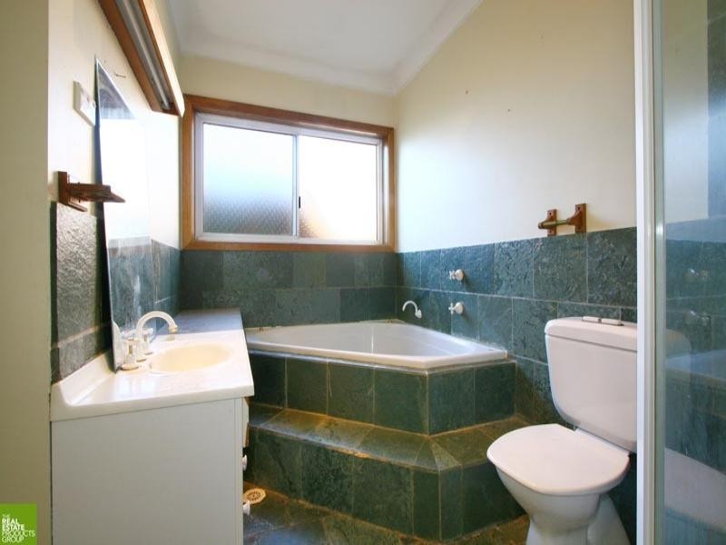 6 Headland Parade, Barrack Point NSW 2528