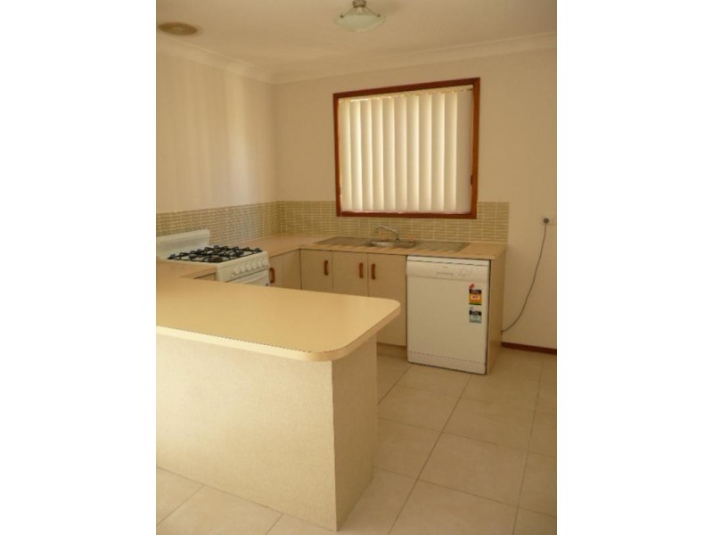 8/12 Bellbird Place, Barrack Heights NSW 2528