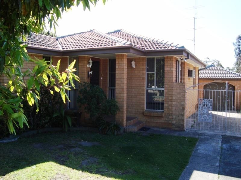 18 Kingston Street, Oak Flats NSW 2529