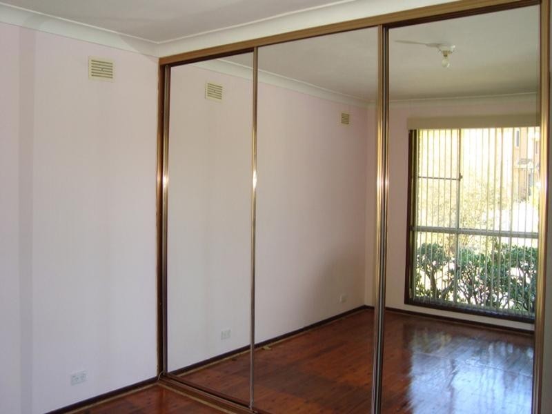 18 Kingston Street, Oak Flats NSW 2529