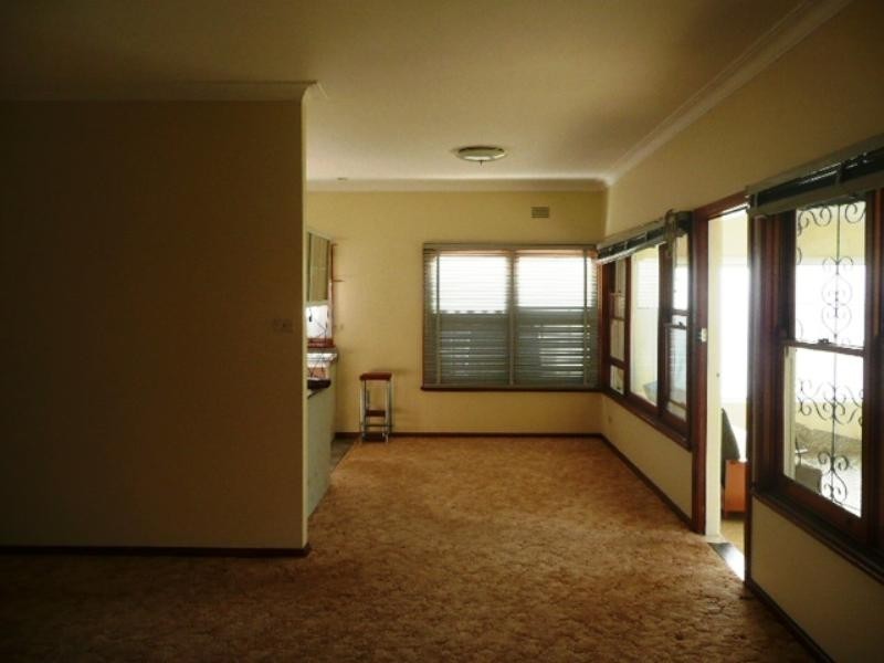 55 The Esplanade, Oak Flats NSW 2529