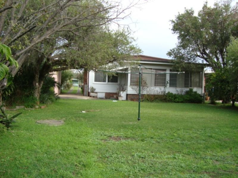 55 The Esplanade, Oak Flats NSW 2529