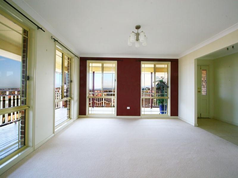 4 Yarle Crescent, Flinders NSW 2529