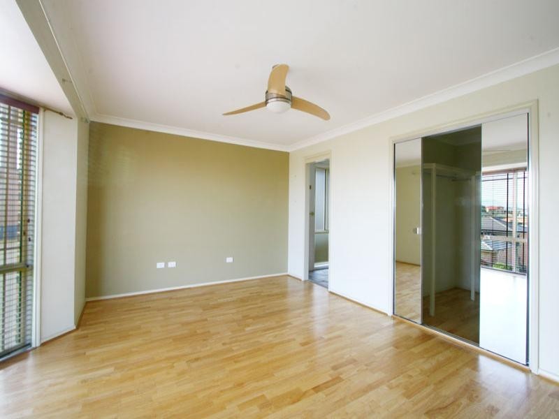 4 Yarle Crescent, Flinders NSW 2529