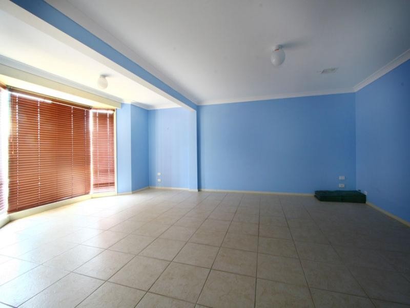 4 Yarle Crescent, Flinders NSW 2529