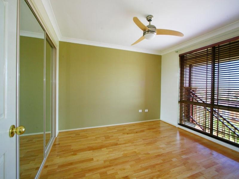 4 Yarle Crescent, Flinders NSW 2529