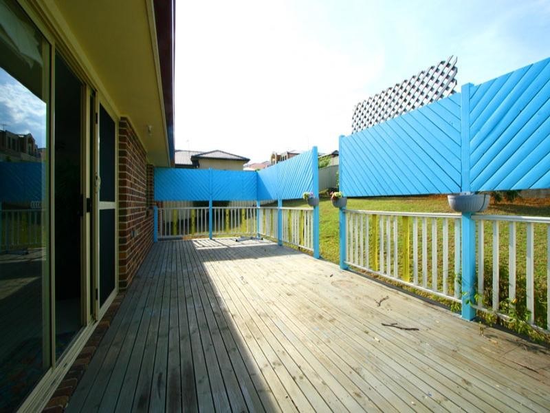 4 Yarle Crescent, Flinders NSW 2529