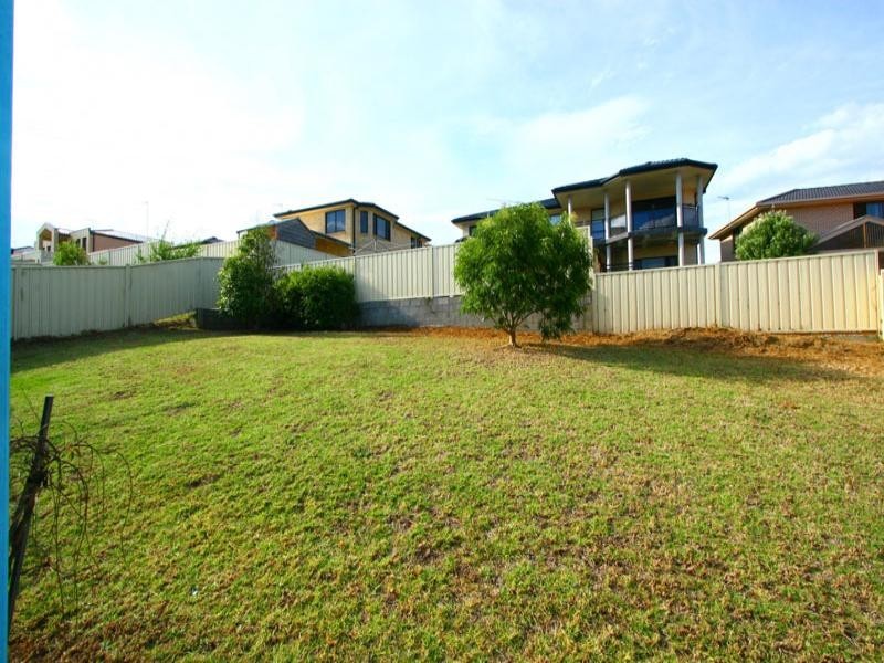 4 Yarle Crescent, Flinders NSW 2529