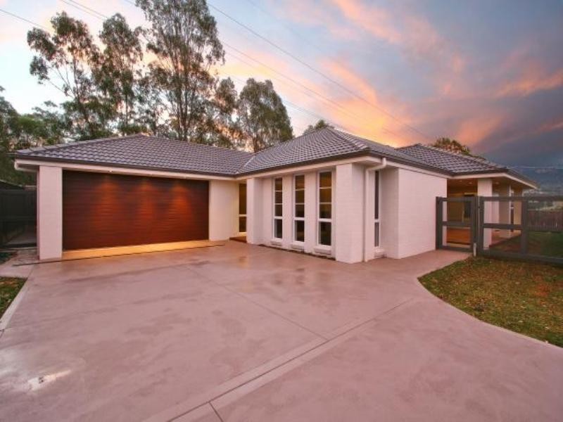 12 Spears Place, Horsley NSW 2530