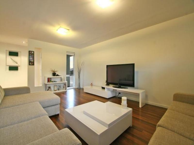 12 Spears Place, Horsley NSW 2530