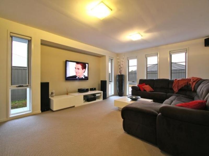 12 Spears Place, Horsley NSW 2530