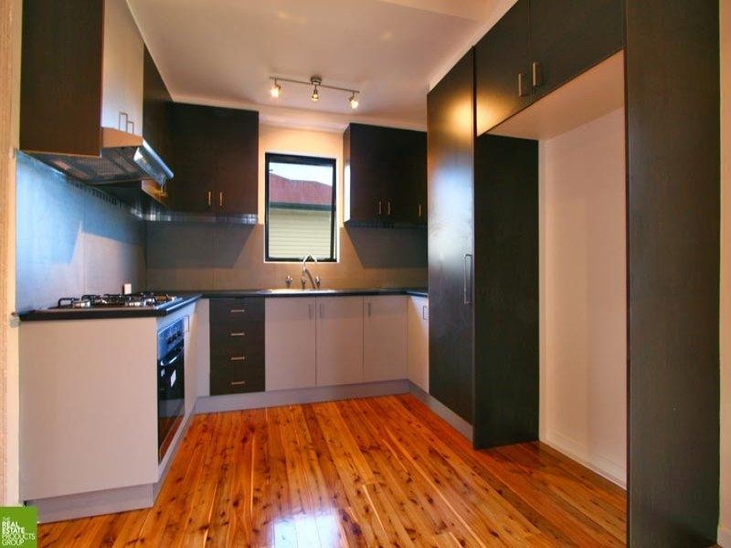 41 Rose Parade, Unanderra NSW 2526