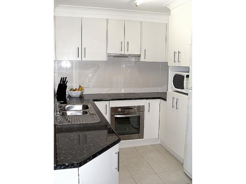 2/57 Parkes Street, Oak Flats NSW 2529