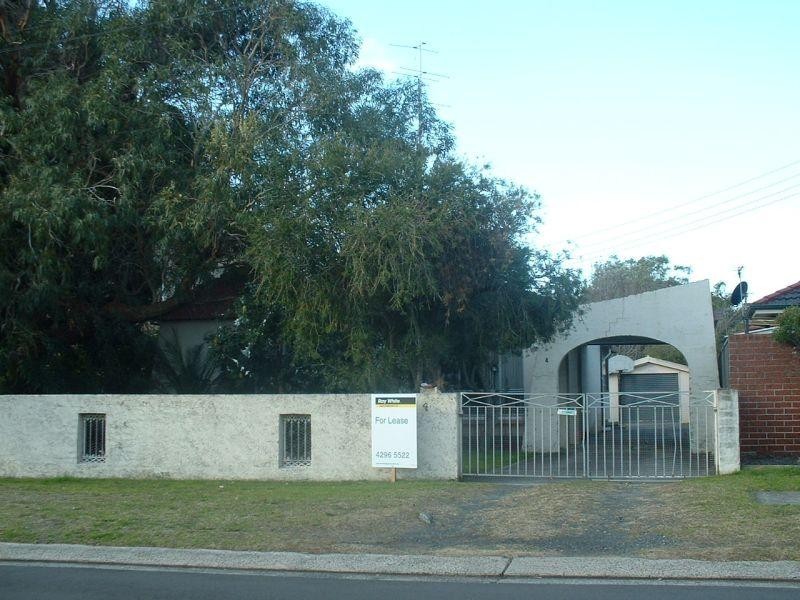 4 Park Road, Lake Illawarra NSW 2528