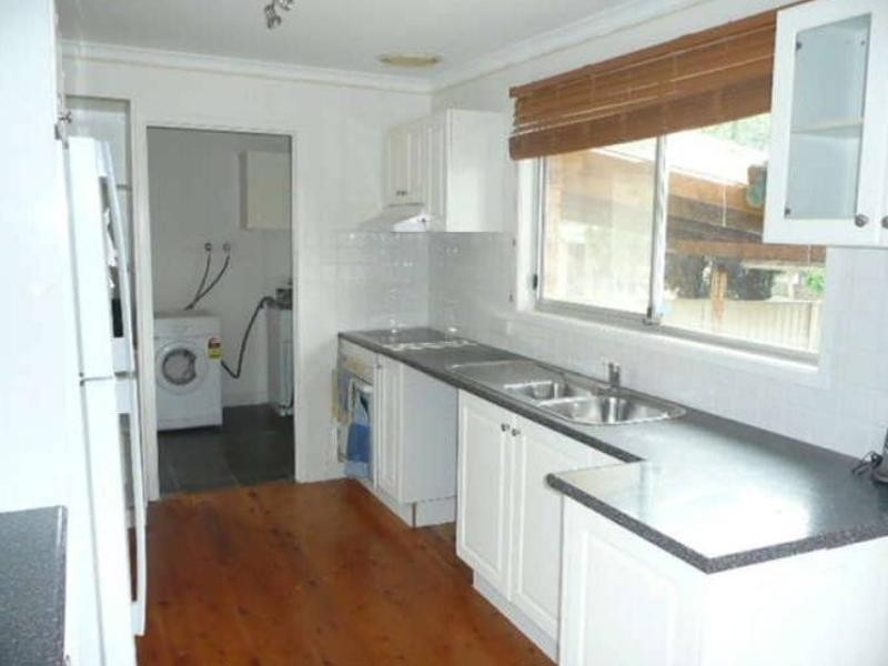 10 Woodlands Drive, Barrack Heights NSW 2528